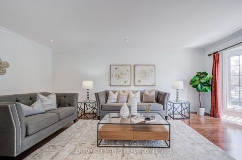 Photo 7 at 22 Ardwold Gate, Bayview Hill, Richmond Hill