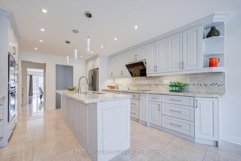 Photo 14 at 22 Ardwold Gate, Bayview Hill, Richmond Hill