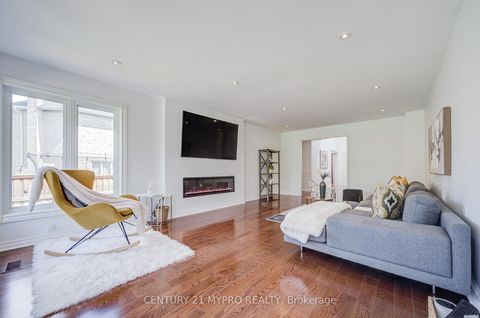 Photo 17 at 22 Ardwold Gate, Bayview Hill, Richmond Hill