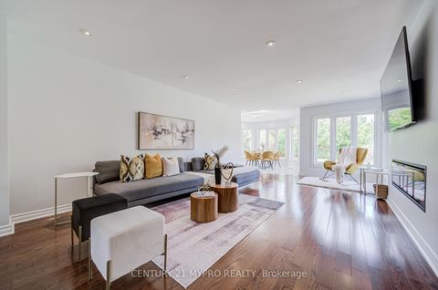 Photo 18 at 22 Ardwold Gate, Bayview Hill, Richmond Hill