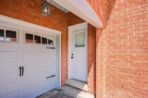 Photo 35 at 22 Ardwold Gate, Bayview Hill, Richmond Hill