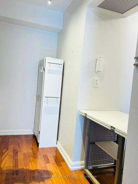 Photo 4 at 705 - 111 Elizabeth Street E, Bay Street Corridor, Toronto
