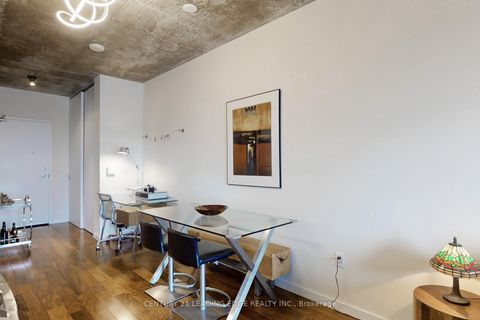 Photo 4 at 802 - 51 Trolley Crescent, Moss Park, Toronto