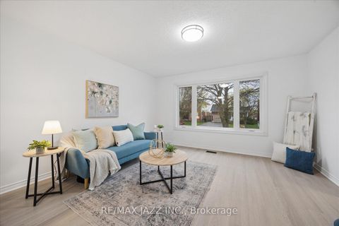 Photo 3 at 14 Penfound Drive, Bowmanville, Clarington