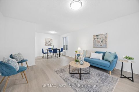 Photo 4 at 14 Penfound Drive, Bowmanville, Clarington