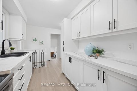 Photo 10 at 14 Penfound Drive, Bowmanville, Clarington