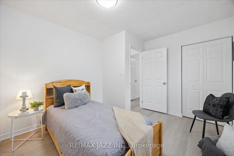 Photo 15 at 14 Penfound Drive, Bowmanville, Clarington