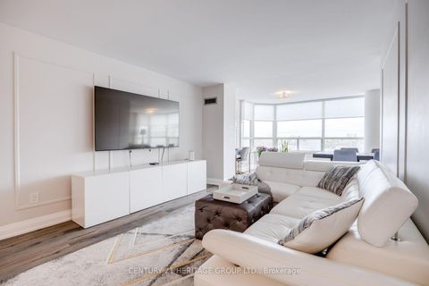 Photo 9 at 707 - 7 Townsgate Drive, Yorkhill, Vaughan