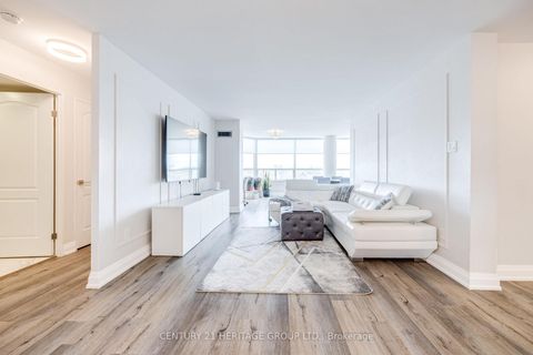 Photo 10 at 707 - 7 Townsgate Drive, Yorkhill, Vaughan