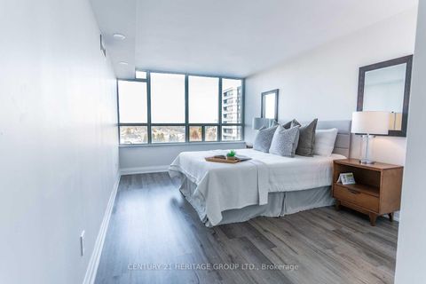 Photo 19 at 707 - 7 Townsgate Drive, Yorkhill, Vaughan
