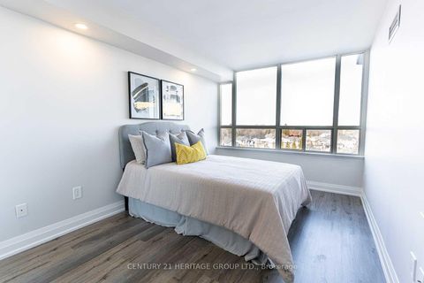Photo 20 at 707 - 7 Townsgate Drive, Yorkhill, Vaughan