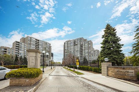 Photo 25 at 707 - 7 Townsgate Drive, Yorkhill, Vaughan