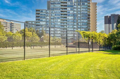 Photo 32 at 707 - 7 Townsgate Drive, Yorkhill, Vaughan