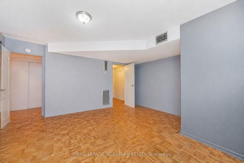 Photo 15 at 303 - 10 Edgecliff Golfway, Flemingdon Park, Toronto