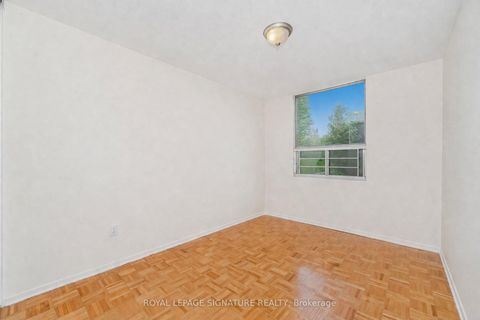 Photo 16 at 303 - 10 Edgecliff Golfway, Flemingdon Park, Toronto