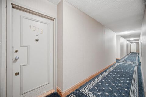 Photo 4 at 1013 - 10 Martha Eaton Way, Amesbury, Toronto