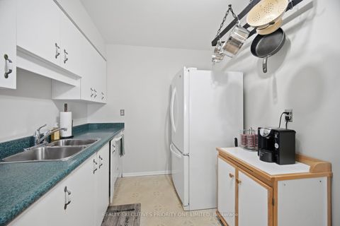 Photo 8 at 1013 - 10 Martha Eaton Way, Amesbury, Toronto