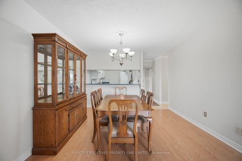 Photo 11 at 1013 - 10 Martha Eaton Way, Amesbury, Toronto