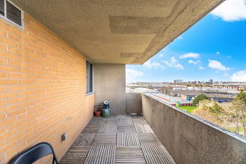 Photo 16 at 1013 - 10 Martha Eaton Way, Amesbury, Toronto