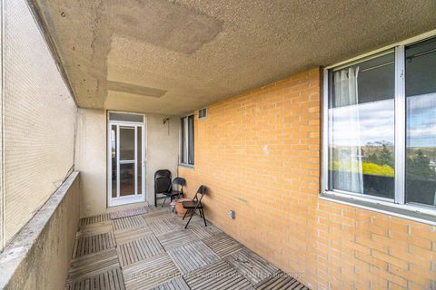 Photo 17 at 1013 - 10 Martha Eaton Way, Amesbury, Toronto