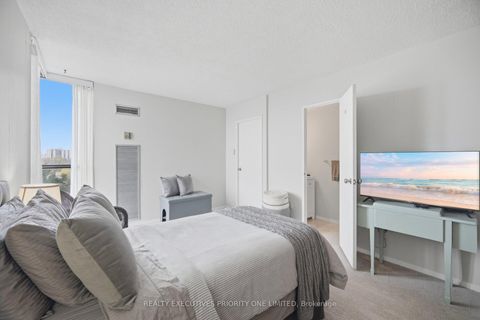 Photo 21 at 1013 - 10 Martha Eaton Way, Amesbury, Toronto