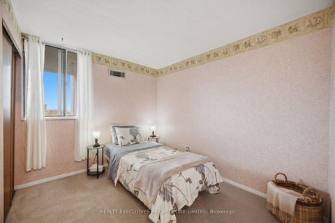 Photo 23 at 1013 - 10 Martha Eaton Way, Amesbury, Toronto