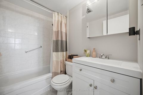 Photo 27 at 1013 - 10 Martha Eaton Way, Amesbury, Toronto