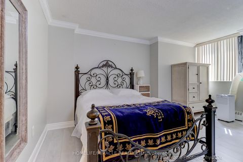 Photo 13 at 909 - 3380 Eglinton Avenue E, Scarborough Village, Toronto