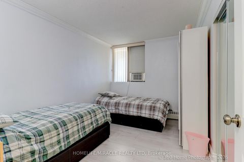 Photo 14 at 909 - 3380 Eglinton Avenue E, Scarborough Village, Toronto