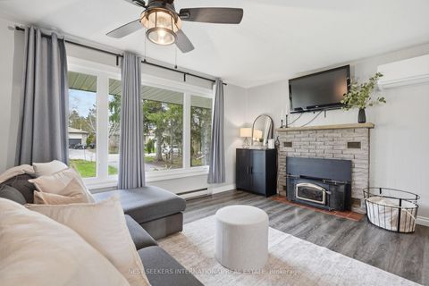 Photo 4 at 2186 Richard Street, Alcona, Innisfil