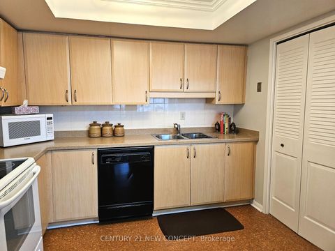 Photo 11 at 123 - 255 The Donway West E, Don Mills, Toronto