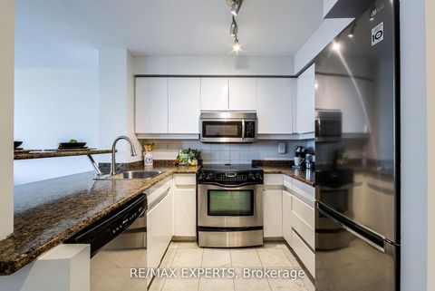 Photo 11 at 1006 - 942 Yonge Street, Annex, Toronto