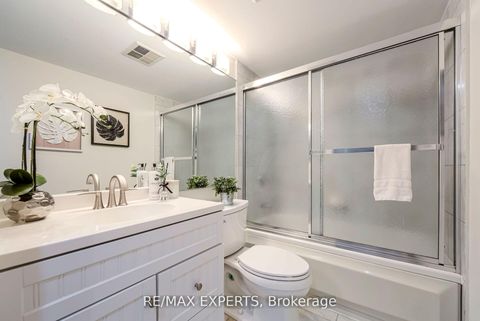 Photo 32 at 1006 - 942 Yonge Street, Annex, Toronto