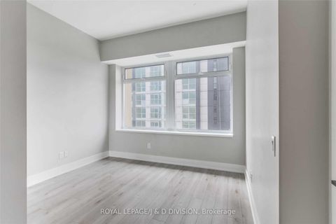 Photo 10 at 1408 - 111 St Clair Avenue W, St. Clair, Toronto