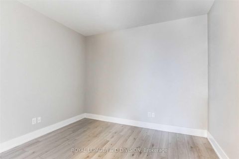 Photo 13 at 1408 - 111 St Clair Avenue W, St. Clair, Toronto