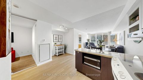Photo 6 at 308 - 111 Elizabeth Street, Bay Street Corridor, Toronto
