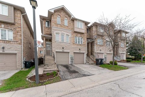Photo 2 at 28 Shining Star Crescent, Mount Dennis, Toronto