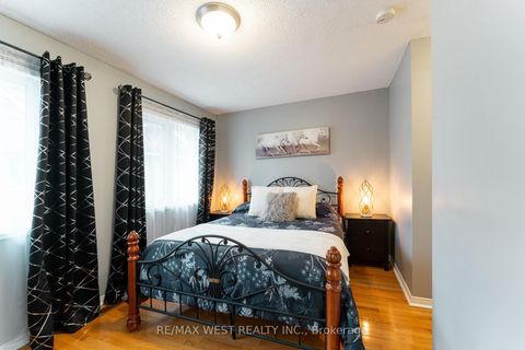 Photo 27 at 28 Shining Star Crescent, Mount Dennis, Toronto