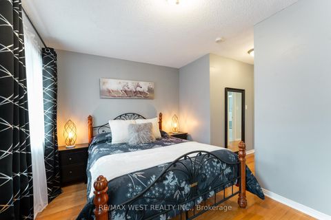 Photo 28 at 28 Shining Star Crescent, Mount Dennis, Toronto