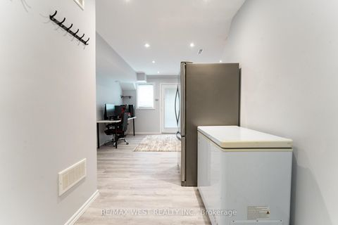 Photo 35 at 28 Shining Star Crescent, Mount Dennis, Toronto