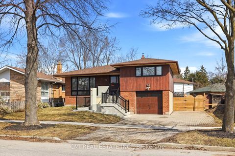Photo 1 at 39 Earlton Road, Sullivan, Toronto