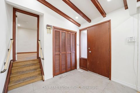 Photo 4 at 39 Earlton Road, Sullivan, Toronto
