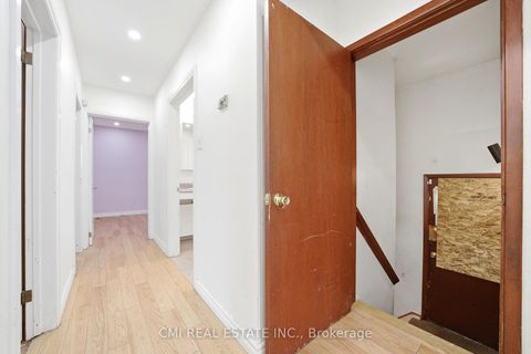 Photo 15 at 39 Earlton Road, Sullivan, Toronto