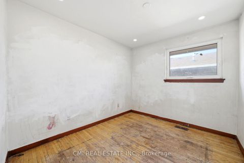 Photo 16 at 39 Earlton Road, Sullivan, Toronto