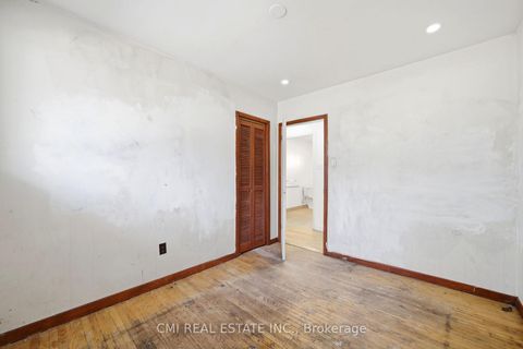 Photo 17 at 39 Earlton Road, Sullivan, Toronto
