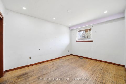 Photo 18 at 39 Earlton Road, Sullivan, Toronto