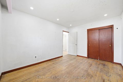 Photo 19 at 39 Earlton Road, Sullivan, Toronto