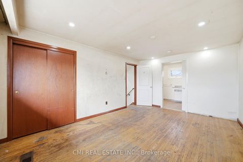 Photo 25 at 39 Earlton Road, Sullivan, Toronto