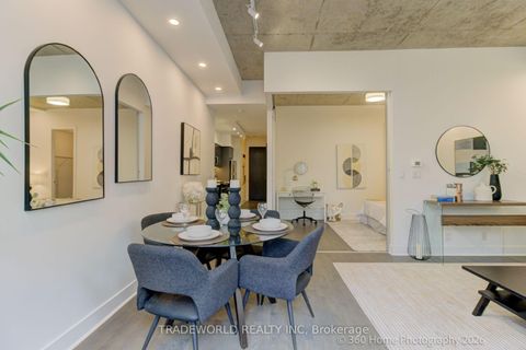Photo 10 at 603 - 399 Adelaide Street W, Waterfront Communities C1, Toronto