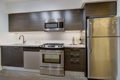 Photo 13 at 603 - 399 Adelaide Street W, Waterfront Communities C1, Toronto